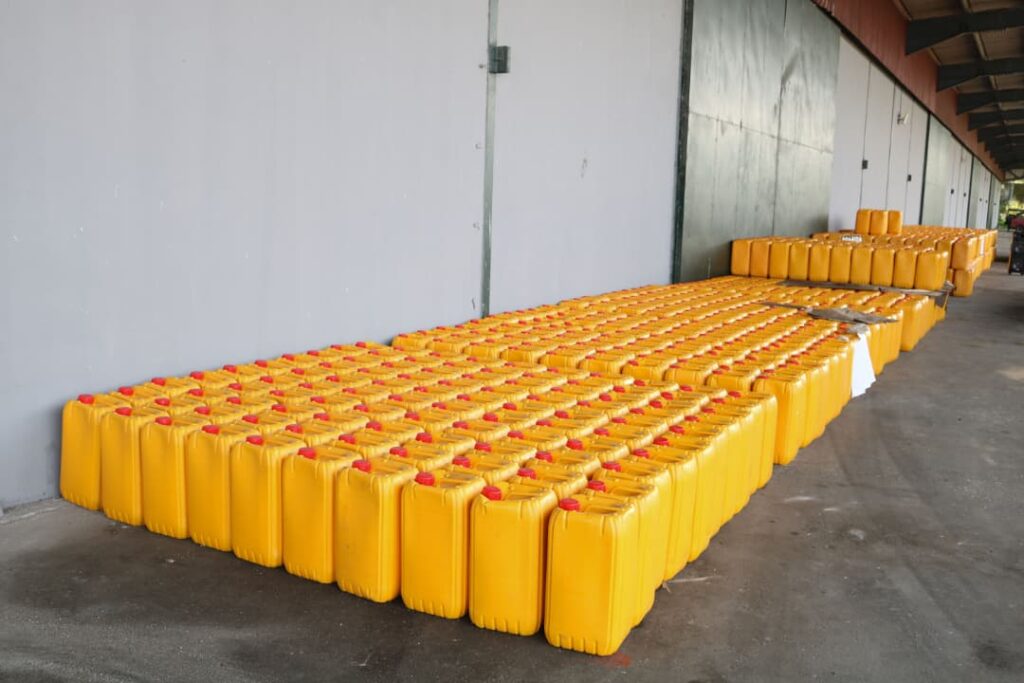 Customs Seizes 1,996 Kegs of Smuggled Vegetable Oil in Cross River.