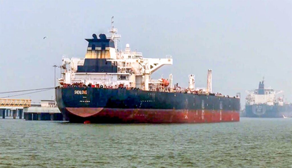 Strait of Hormuz Sees Sharp Slowdown in Tanker Traffic After Attacks